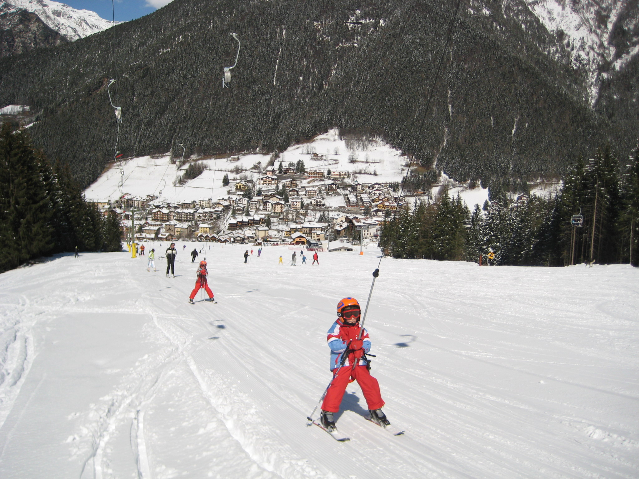 Caduta dello sciatore durante la fase di sgancio dello skilift